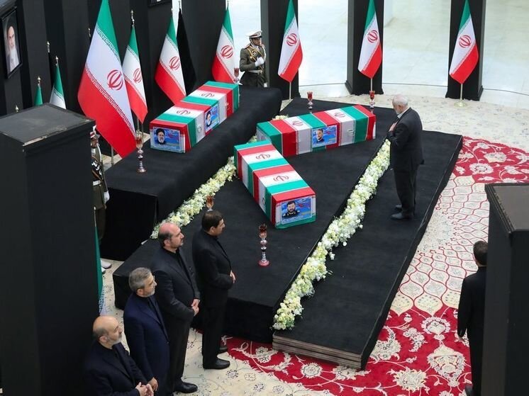 Тело президента Ирана, погибшего в авиакатастрофе, захоронено в Мешхеде