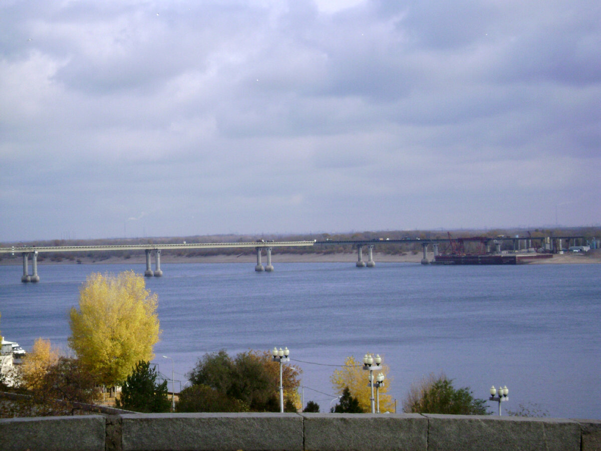 Ноябрь 2007 года. До открытия движения по мосту ещё почти два года
