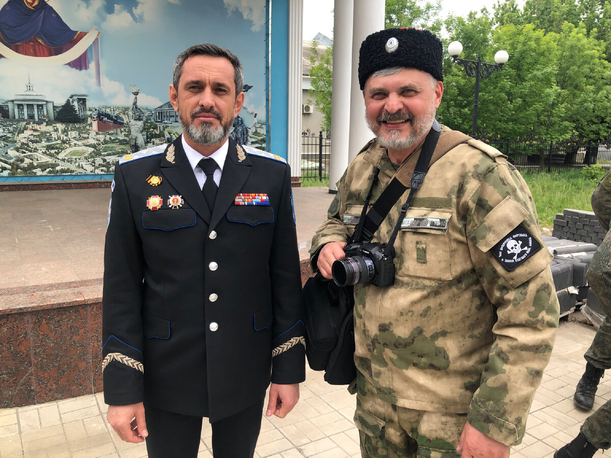 Автор с казачьим генералом Виталием Кузнецовым, атаманом Всероссийского казачьего общества