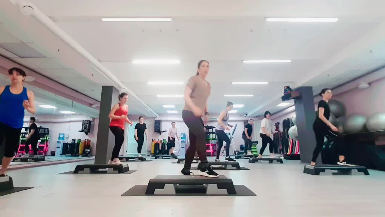 СТЕП АЭРОБИКА ЦЕЛАЯ ТРЕНИРОВКА / STEP AEROBICS