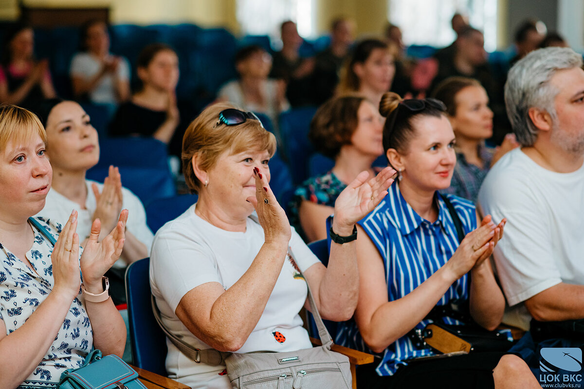 22.05.2024 г. В Центральном офицерском клубе Воздушно-космических сил клубное формирование “Взлет” ЦОК ВКС представила очередной концерт-знакомство “Поехали!-3