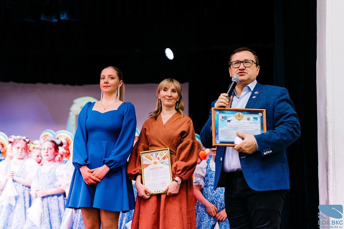 22.05.2024 г. В Центральном офицерском клубе Воздушно-космических сил клубное формирование “Взлет” ЦОК ВКС представила очередной концерт-знакомство “Поехали!-4