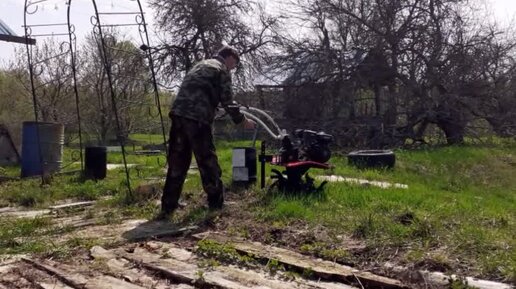 Готовим землю к посадке роз))) Попросила мужа вскопать клумбу.