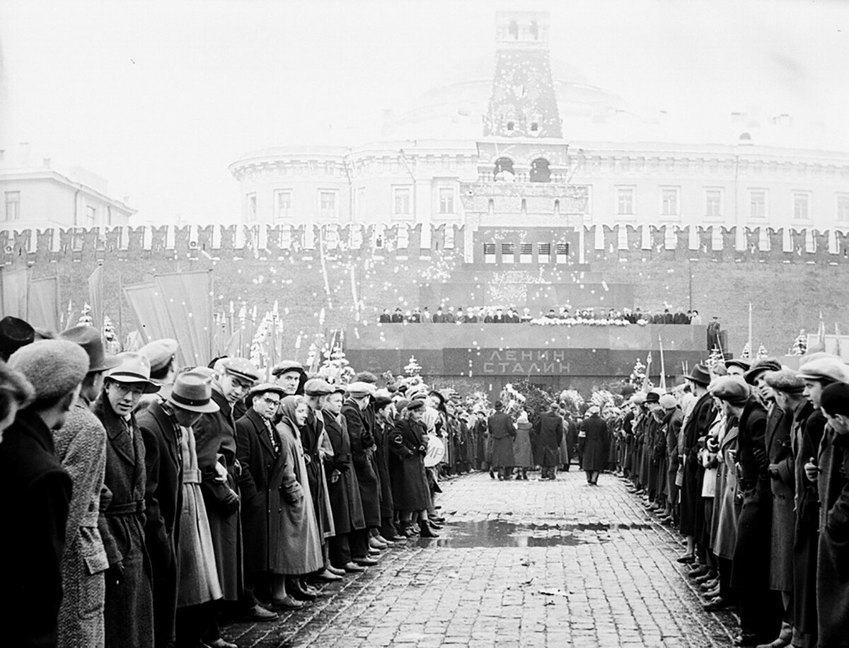 Архив Валентина Хухлаева/Галерея Люмьер
