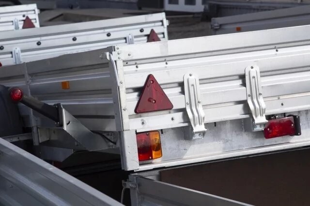    Нужно ли регистрировать прицеп к автомобилю в ГИБДД?