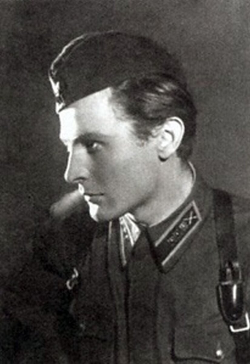 Фотопортрет Алексея Ивановича Фатьянова