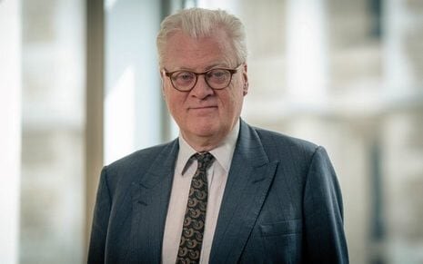 Лорд Эдис предупредил, что суды, возможно, придется закрыть.