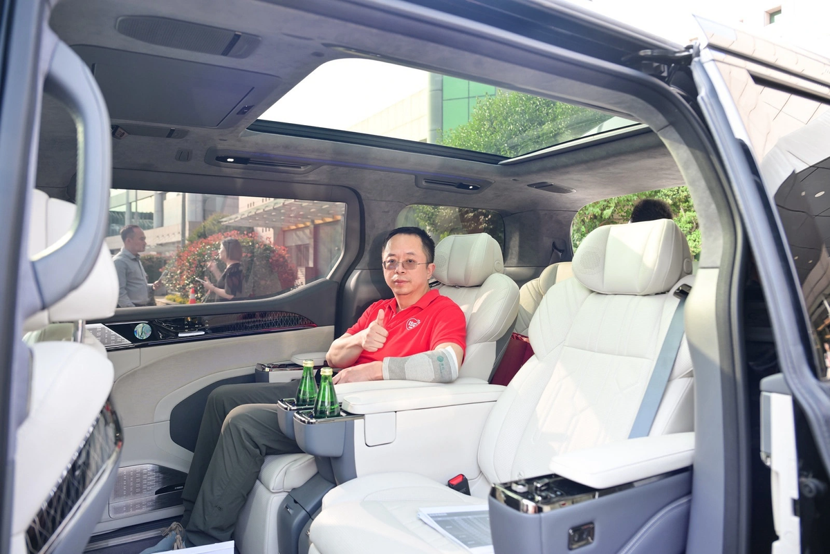 Первый покупатель  📷
