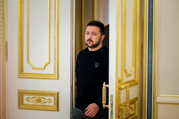    На этой неделе, 21 мая, Зеленский из президента Украины превратился в обыкновенного диктатора, который занимает свой пост вопреки даже не международному, а локальному украинскому законодательству.   
Фото: © Thomas Trutschel / Photothek Media Lab / www.globallookpress.com