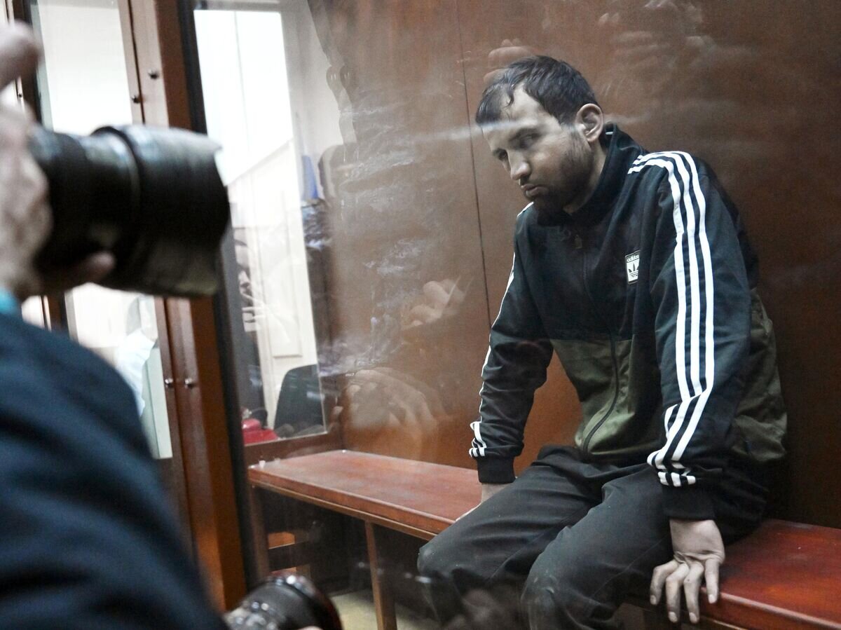    Фаридуни Шамсидин, задержанный по подозрению в террористическом акте в "Крокус Сити Холл", в здании Басманного суда Москвы© РИА Новости / Павел Бедняков