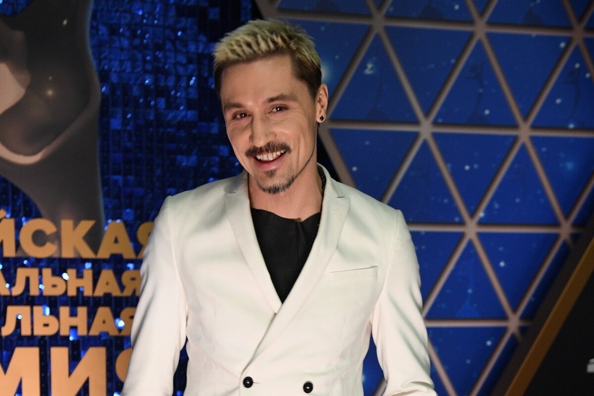 Дима Билан начал носить кольцо на безымянном пальце правой руки, но это ничего не значит. Фото: globallookpress.com