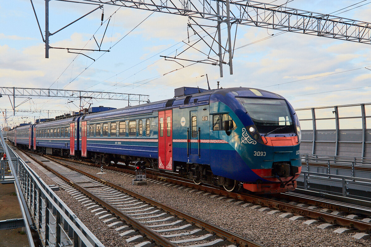 Тепловоз 2тэ10м. Проезд поездом казахстан. Контейнерный поезд. Проезд поездом казахстан. Электромотриса эд9.