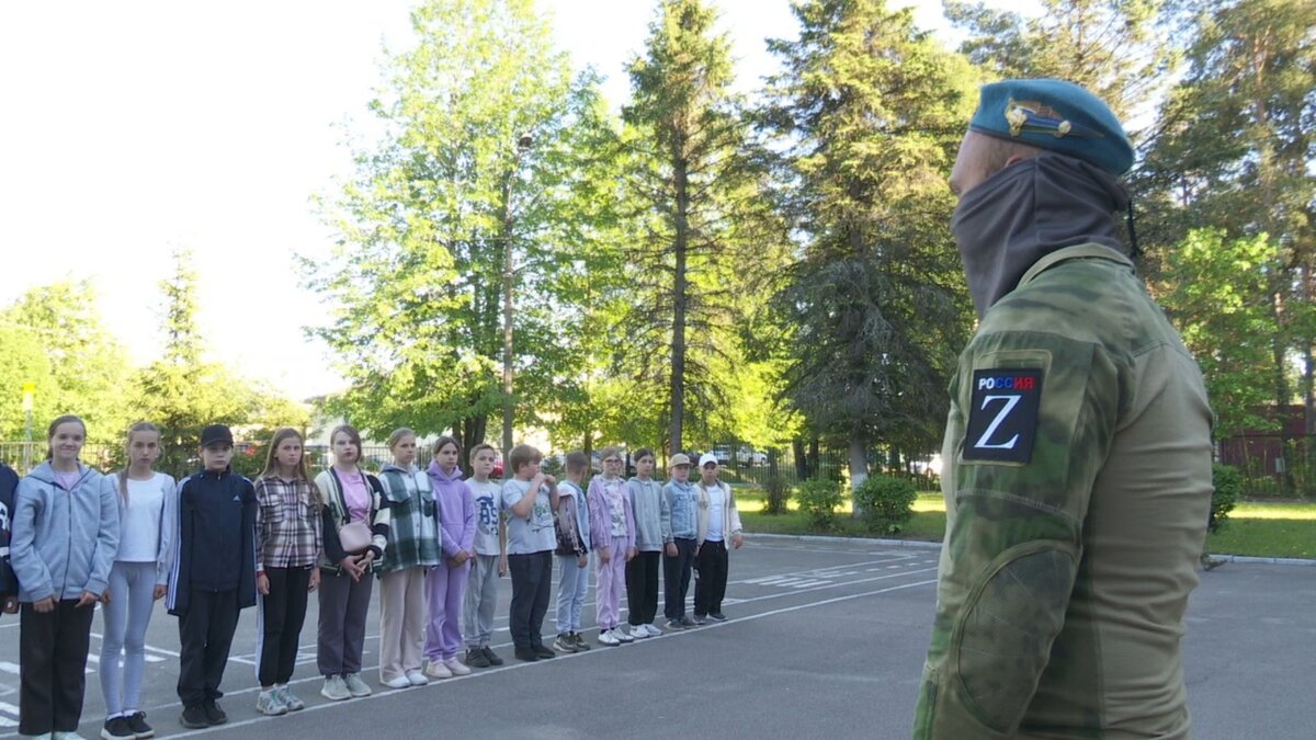 В Решетникове появится филиал союза десантников городского округа Клин. Активисты, вдохновившись опытом товарищей, которые ведут отряд "Голубые береты", решили обучать местную молодежь основам начальной военной подготовки и рассказывать ребятам об истории нашей Родины. 