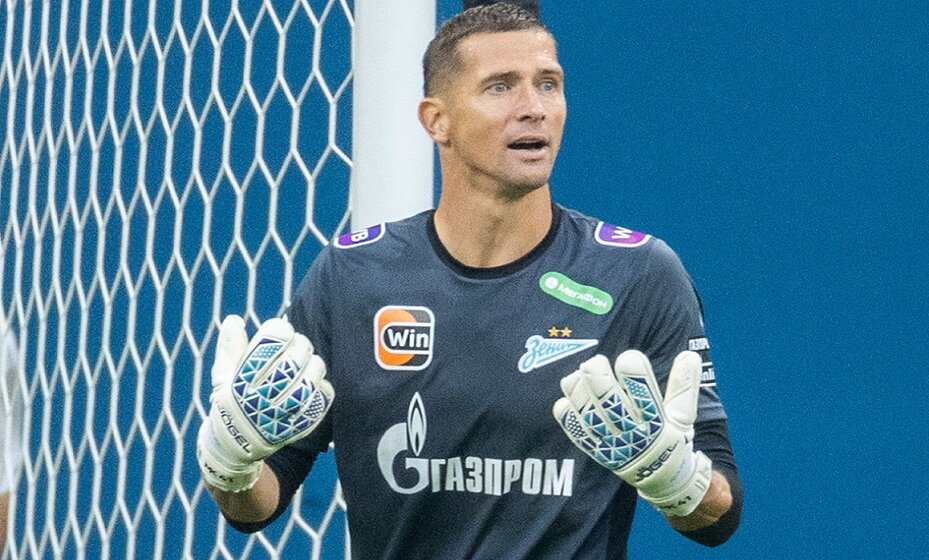    Вратарь «Зенита» Кержаков назвал покупку мотоцикла самой необдуманной тратой в жизни. Фото: ФК «Зенит»