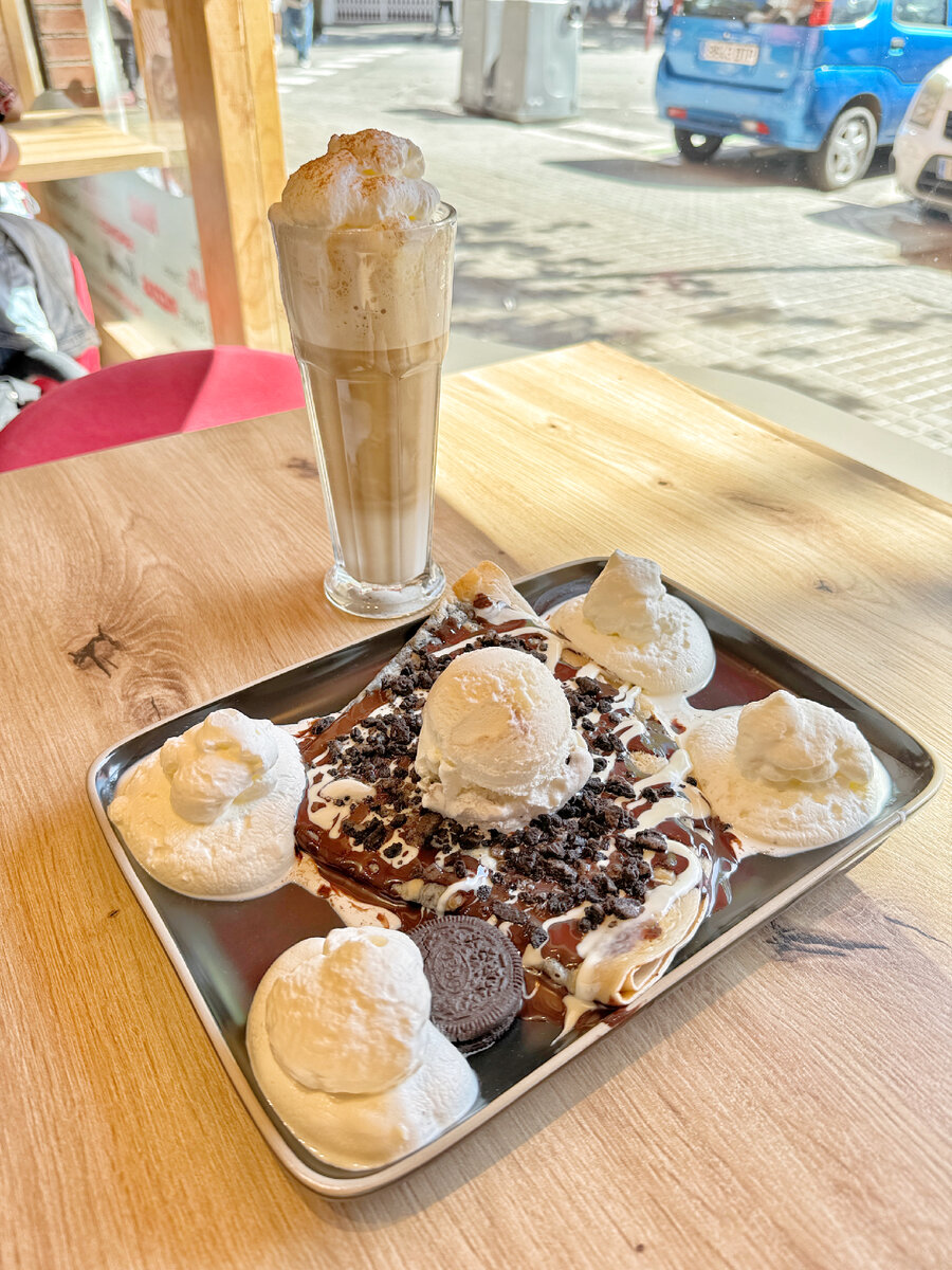 В меню не было картинок и я думала, что блинчик маленький 😂