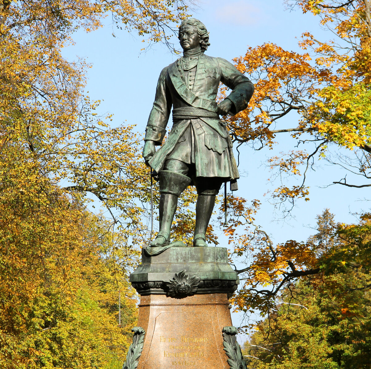 Памятник в наши дни, архивные фотографии в конце статьи