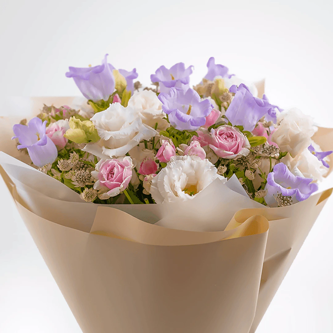 Фото: букет с кампанулой «Блаженство» от AzaliaNow