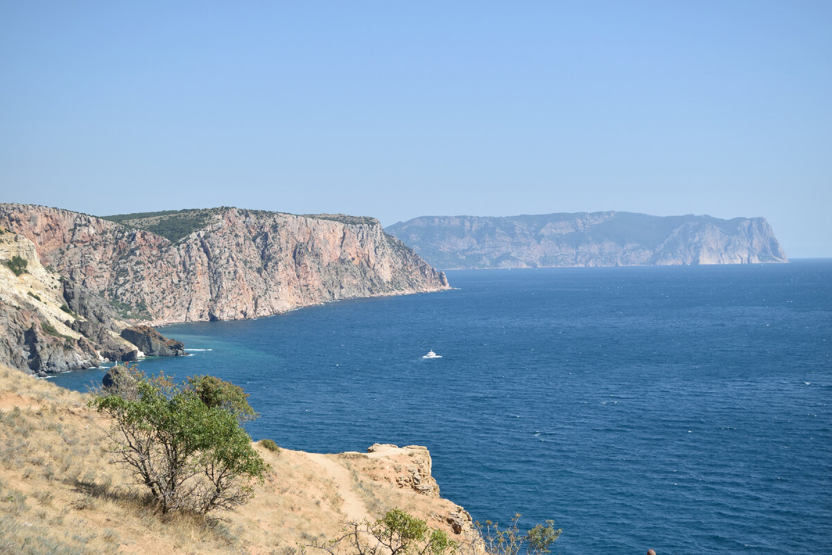 Мыс Фиолент. Крым. Чёрное море. Фотография автора статьи.