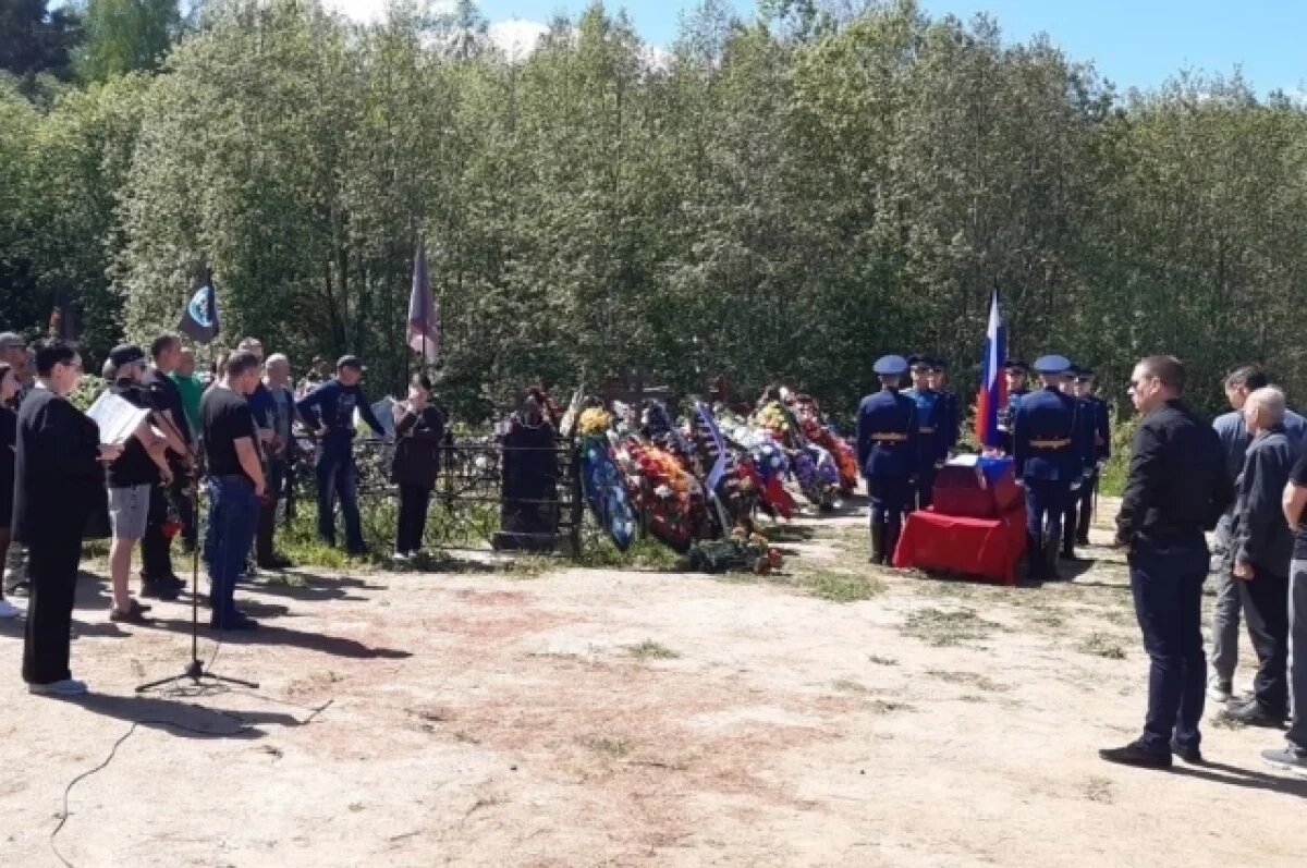    В Калязине прошли похороны младшего сержанта Александра Киселева