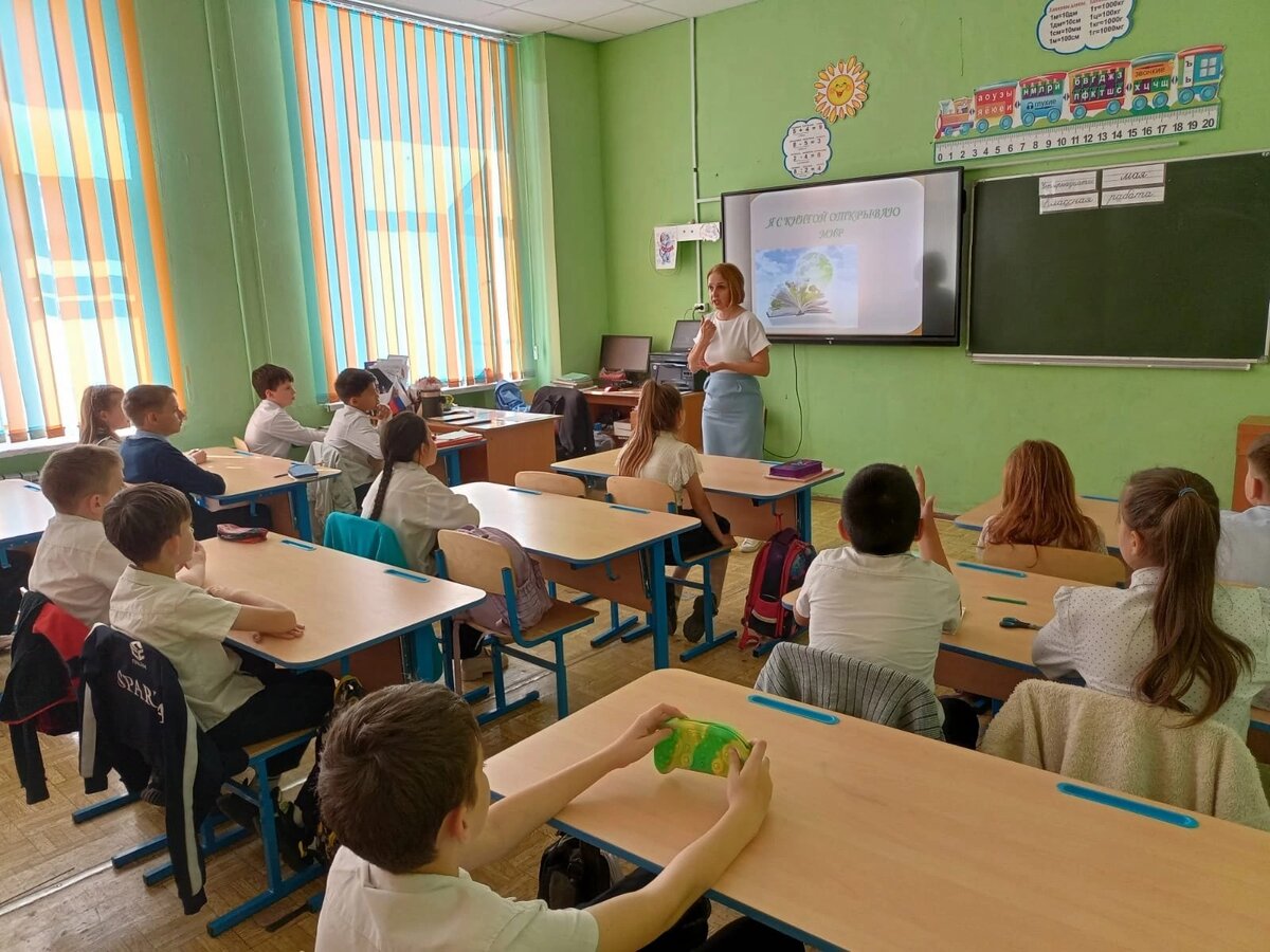  В рамках празднования Дня славянской письменности сотрудниками Государственного архива Астраханской области было проведено мероприятие "Я с книгой открываю мир".