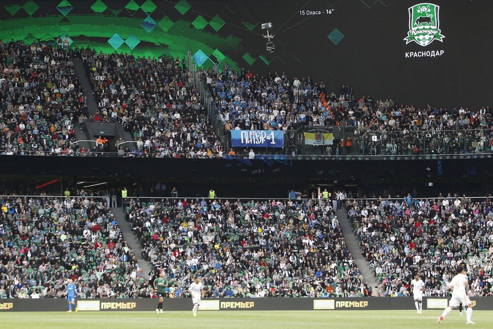    На матче "Краснодар" - "Динамо" свободных мест на трибунах 35-тысячной арены не будет. / Фото: Владимир Аносов