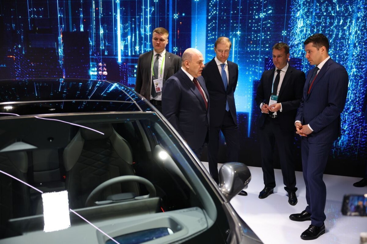 Михаил Мишустин на презентации новых автомобилей Volga в Нижнем Новгороде 21 мая