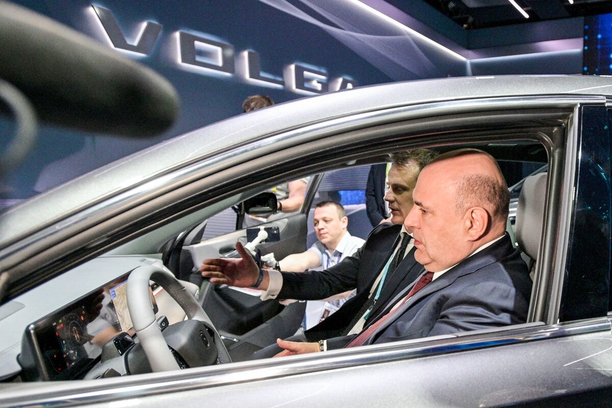 На выставке «Цифровая индустрия промышленной России» (ЦИПР-2024) была представлена новая линейка автомобилей Volga, которая вызвала огромный интерес у посетителей и экспертов автомобильной отрасли.