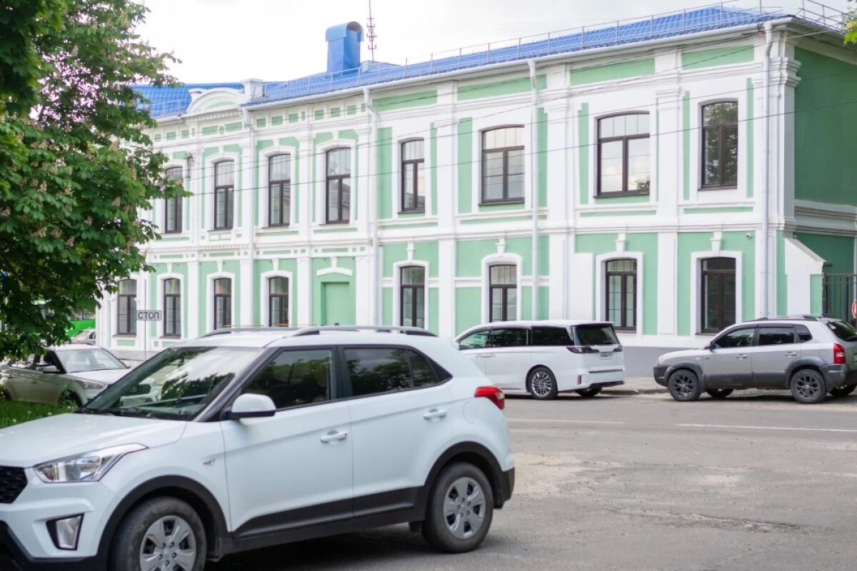    В Курске продолжается капремонт поликлиники на улице Дзержинского
