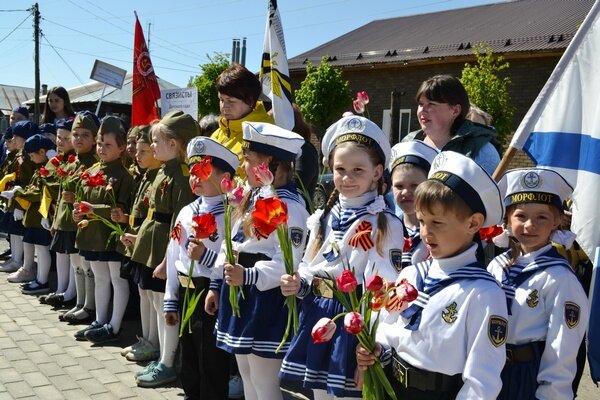     В Юже прошло шествие дошкольных войск