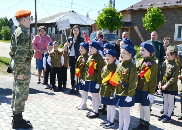     В Юже прошло шествие дошкольных войск