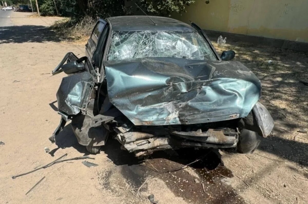    В Астрахани страшная авария унесла жизнь пассажира авто