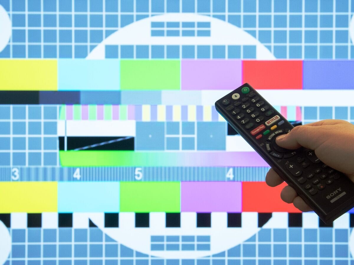    Заставка телевизионной испытательной таблицы на экране телевизора© РИА Новости / Нина Зотина