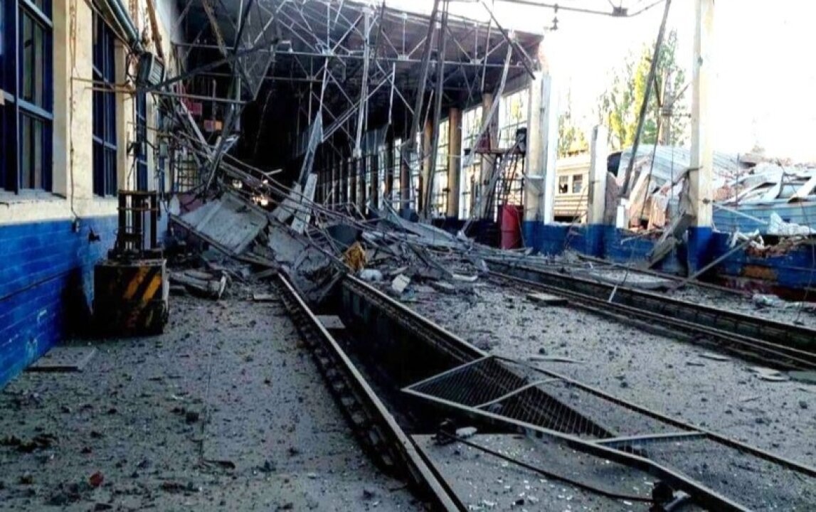    Опубликованы фото с последствиями удара по эшелону с танками ВСУ под Харьковом