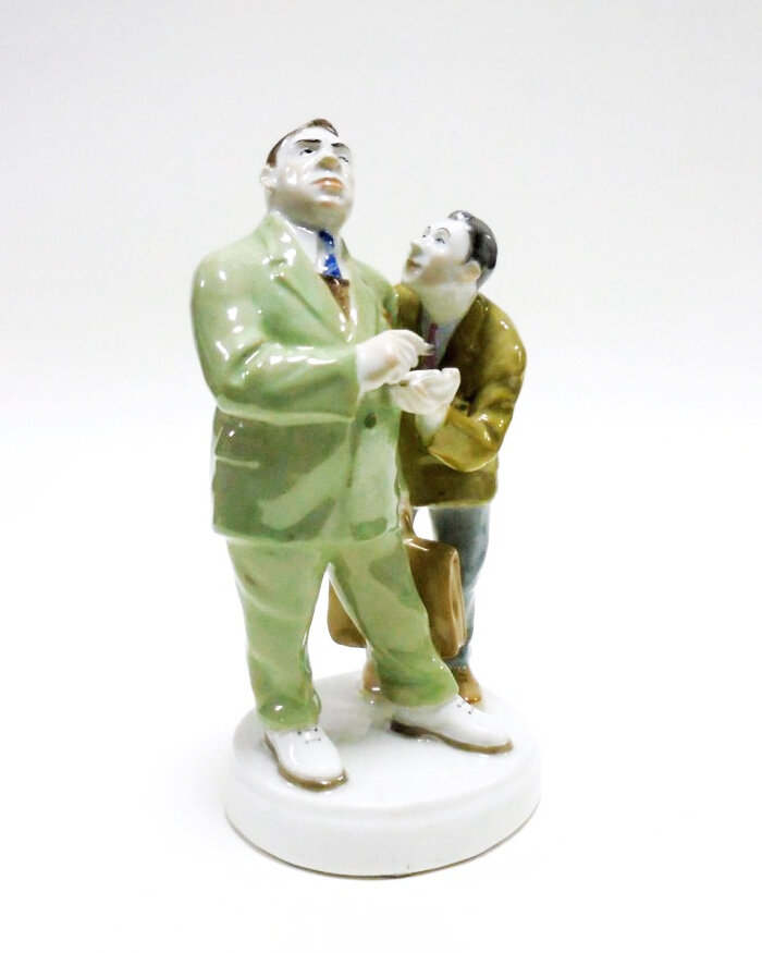 Скульптура «Бюрократ и подхалим». 1957 год. Автор Глеб Борисович Садиков