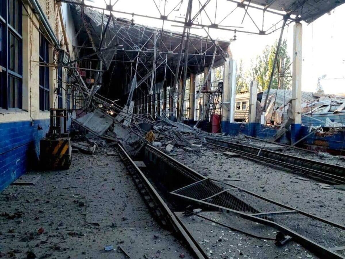    Последствия обстрелов в Харьковской области© Фото : Укрзалізниця