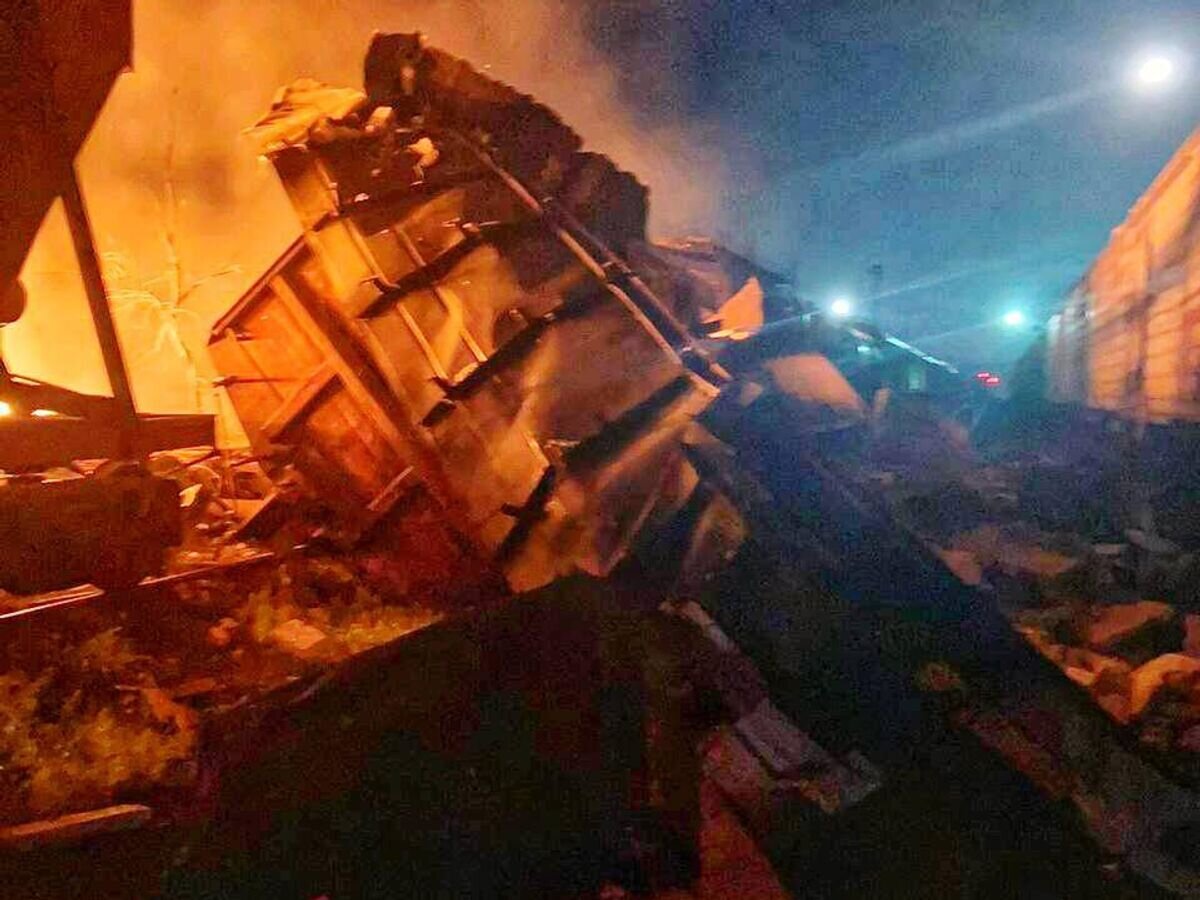    Последствия обстрелов в Харьковской области© Фото : Укрзалізниця
