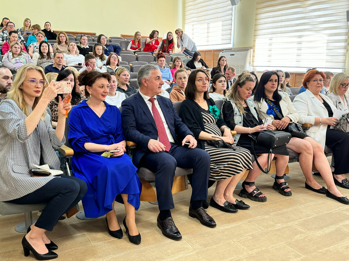 Во Владимире прошел региональный форум в рамках партийного проекта «Крепкая  семья» | Единая Россия Владимирская область | Дзен