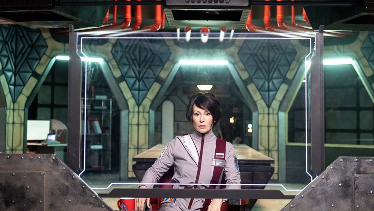    Кадр из сериала «Луна и мир»