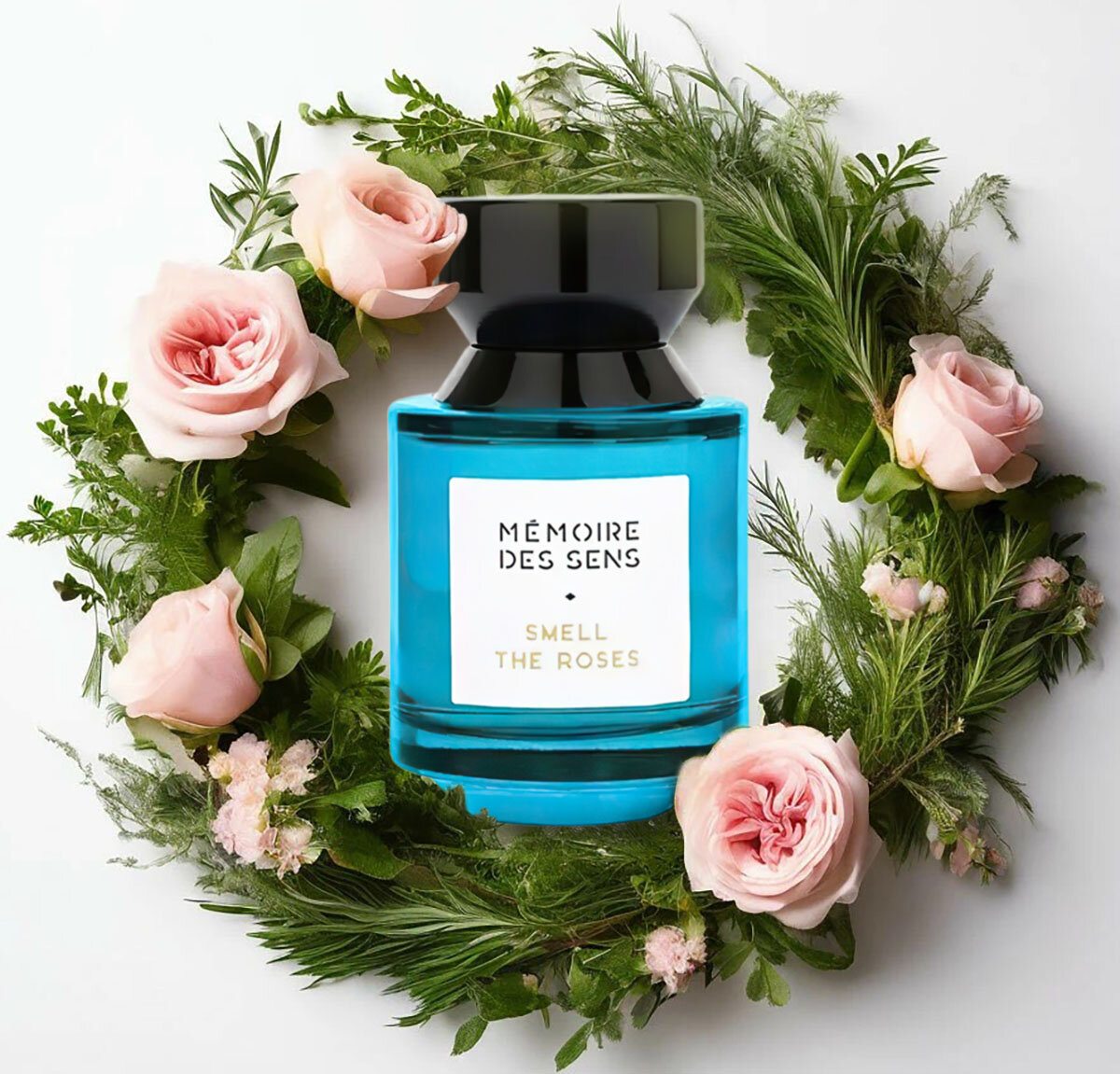 группа: цветочные верхние ноты: черная смородина, бергамот, роза
средние ноты: пион, магнолия, роза
базовые ноты: белое дерево, мускус