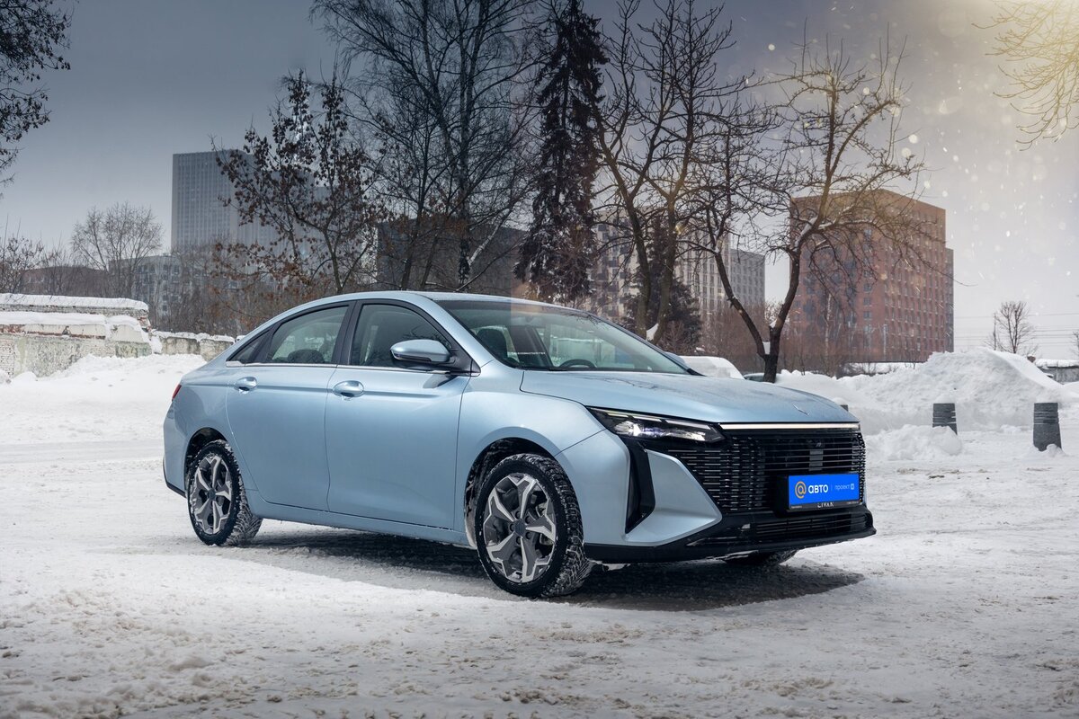    Из-за своих пропорций Livan S6 Pro кажется чуть приподнятым – на самом деле клиренс составляет 150 мм