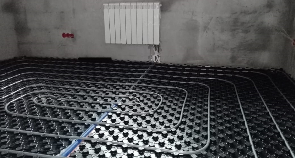 Монтаж тёплого пола в комнате