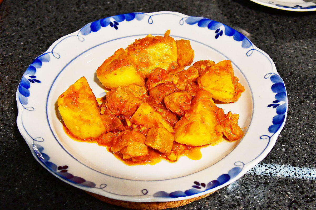 Мясо тушеное с картофелем