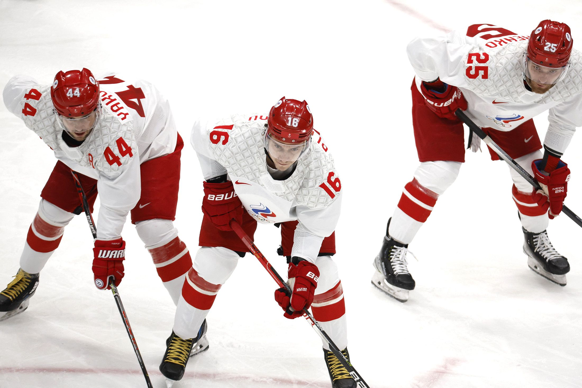 "Олимпийские атлеты из России" во время своего последнего досанкционного матча.