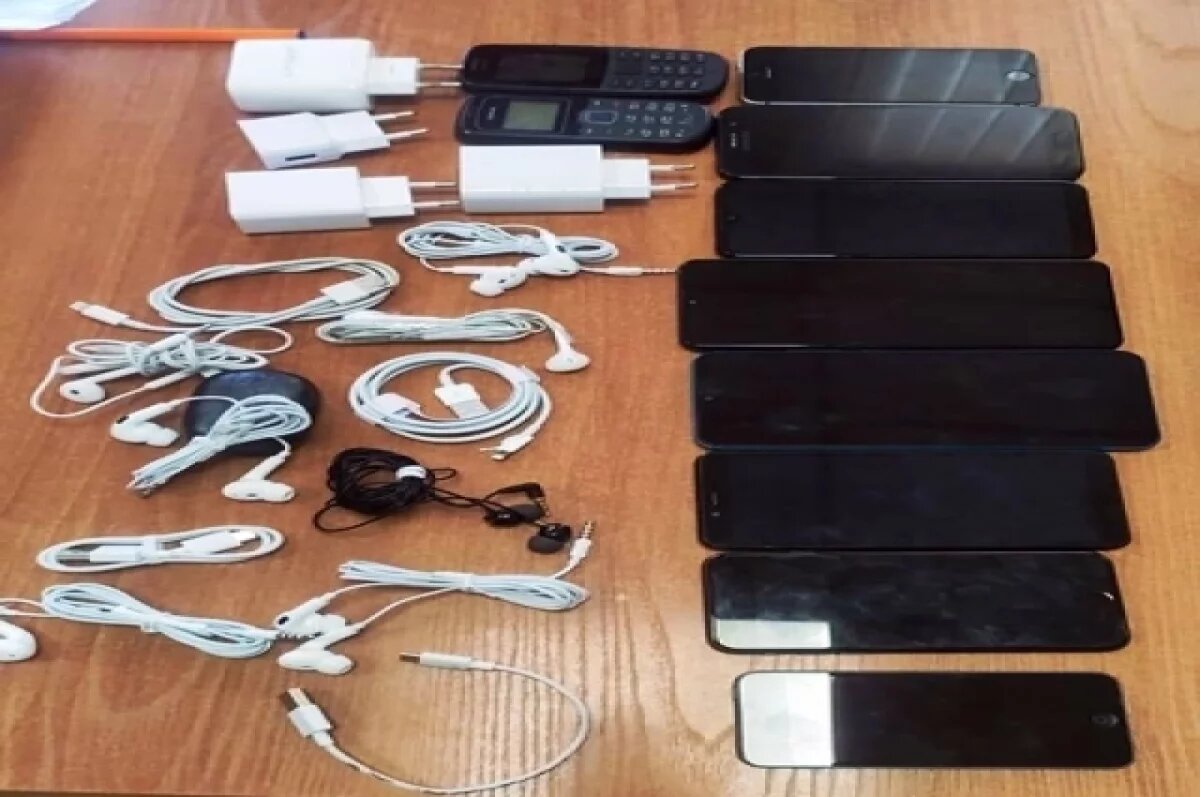    В колонию строгого режима Дагестана пытались провезти 9 телефонов