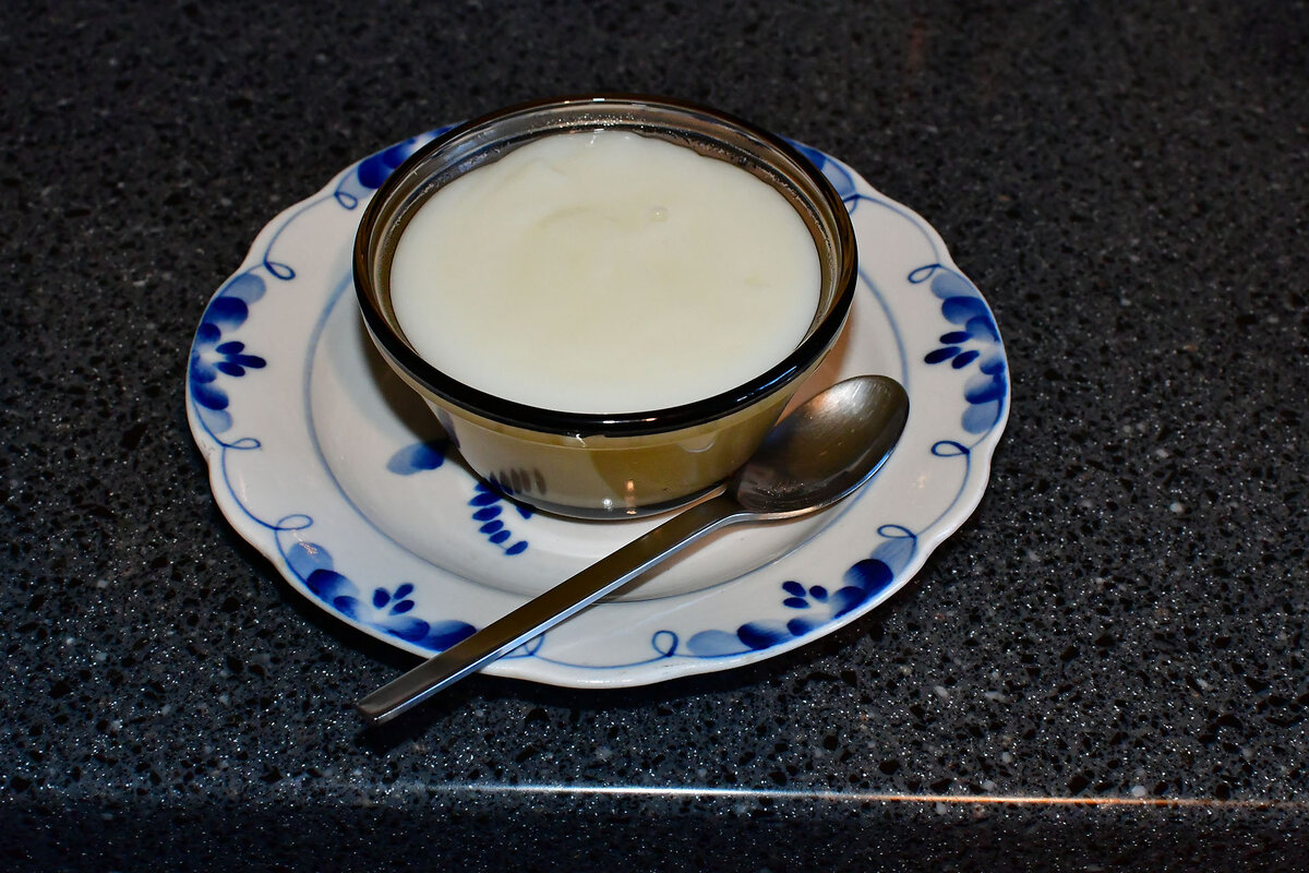 Молочный десерт с кукурузным крахмалом