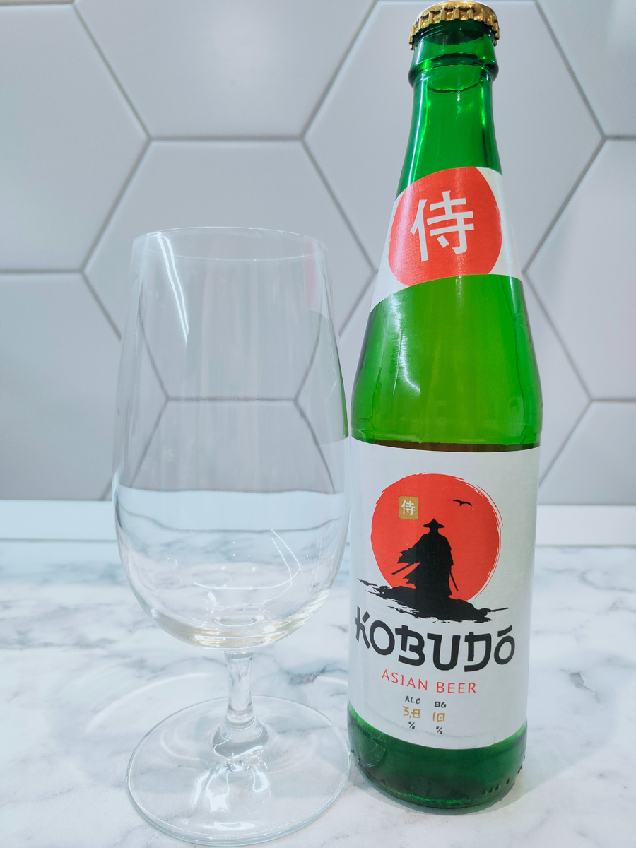 Пиво "Kobudō Asian Beer" (Кобудо Азиан Бир) от Трехсосенского Завода