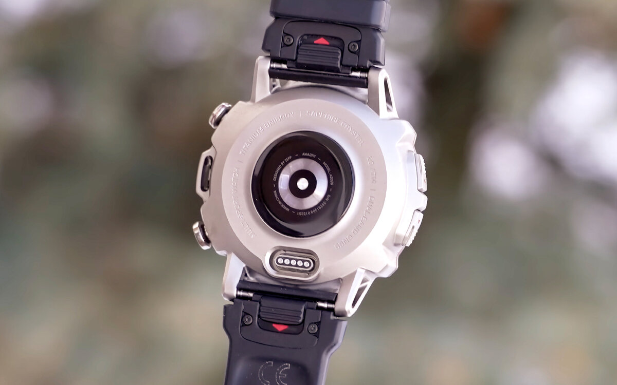 Обратная сторона Amazfit Falcon