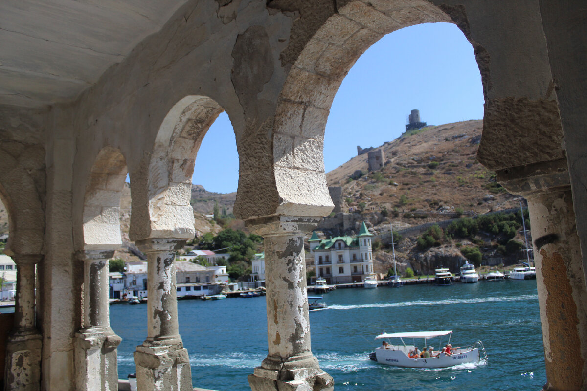 Вид на бухту с руин юсуповской дачи