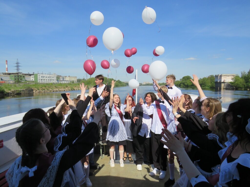 Тверская транспортная полиция обеспечивает порядок на речных прогулках по случаю «Последнего звонка»