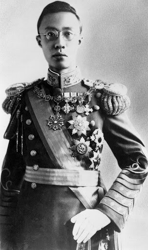 Император Пу И, марионетка японцев в Маньчжоу-го